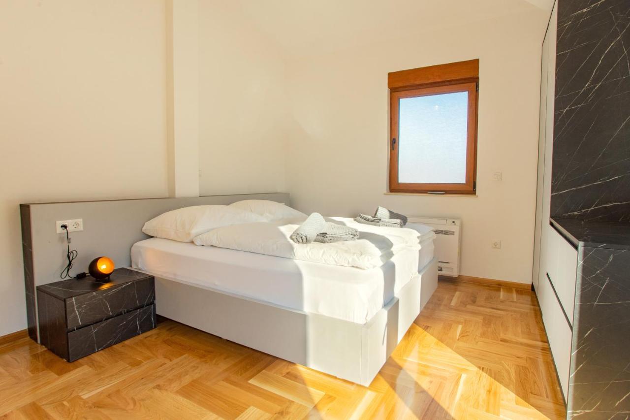 Exclusive Penthouse Old Town With Sauna And Jacuzzi โมสตาร์ ภายนอก รูปภาพ