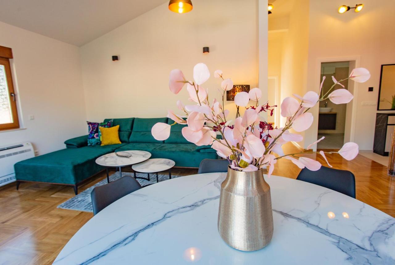 Exclusive Penthouse Old Town With Sauna And Jacuzzi โมสตาร์ ภายนอก รูปภาพ